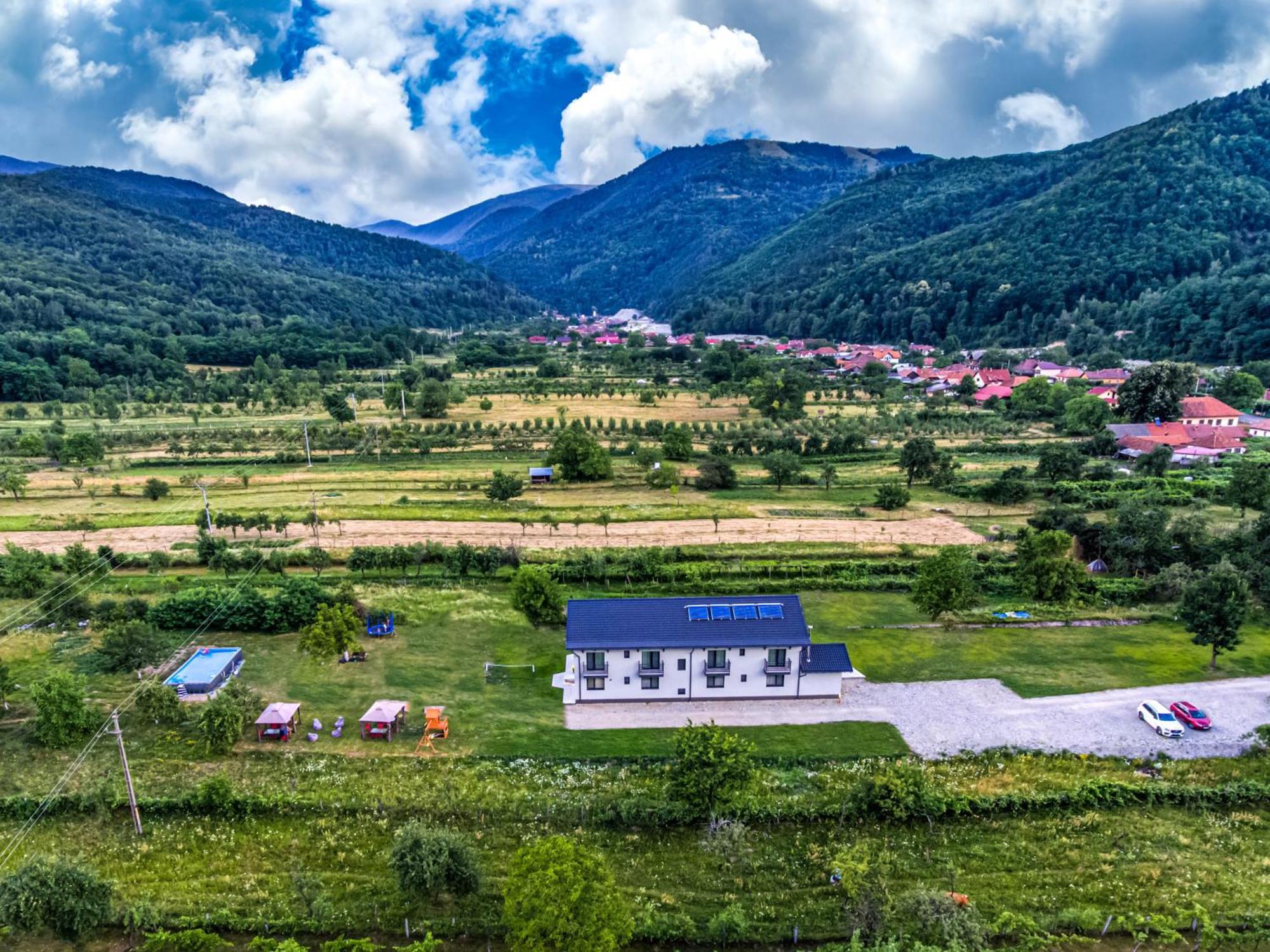 فندق Transalpina Retreat Novaci-Străini المظهر الخارجي الصورة